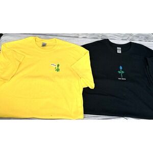 LOT OF 2 GILDAN GRAPHIC T SHIRTS Unisex XL WE OUTTA HERE ALIEN / LOVE HURTS ROSE